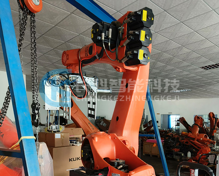 庫卡C2機(jī)器人KR210 R2700拆裝平衡桿 庫卡C2機(jī)器人KR210 R2700拆裝平衡桿